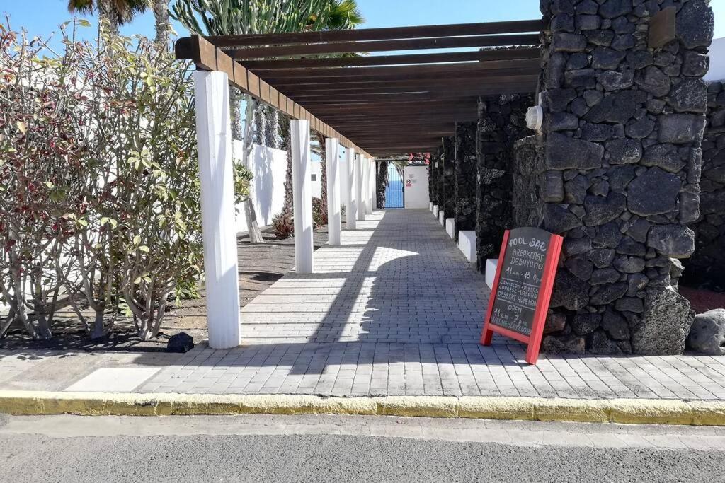 Apartamento Lina 25 Playa Roca コスタ・テギセ エクステリア 写真