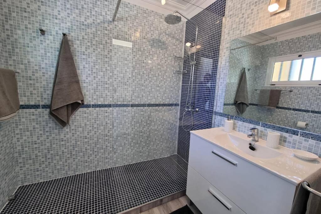 Apartamento Lina 25 Playa Roca コスタ・テギセ エクステリア 写真