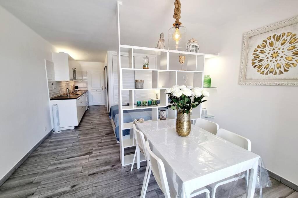 Apartamento Lina 25 Playa Roca コスタ・テギセ エクステリア 写真
